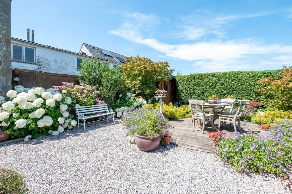 Vila Charming House With Garden De Haan Exteriér fotografie